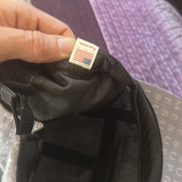 Supreme hat - Picture 3 of 3